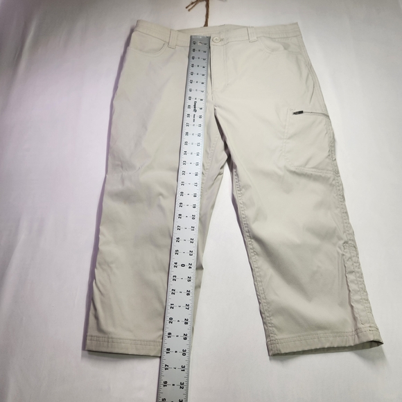 ⭐️Eddie Bauer Rainer Tech Capris – Women’s Size 10 – Beige Hiking / Travel - Picture 12 of 12